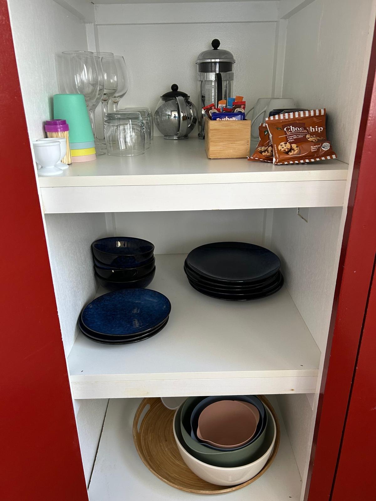Crockery and glassware provided in Apartment One